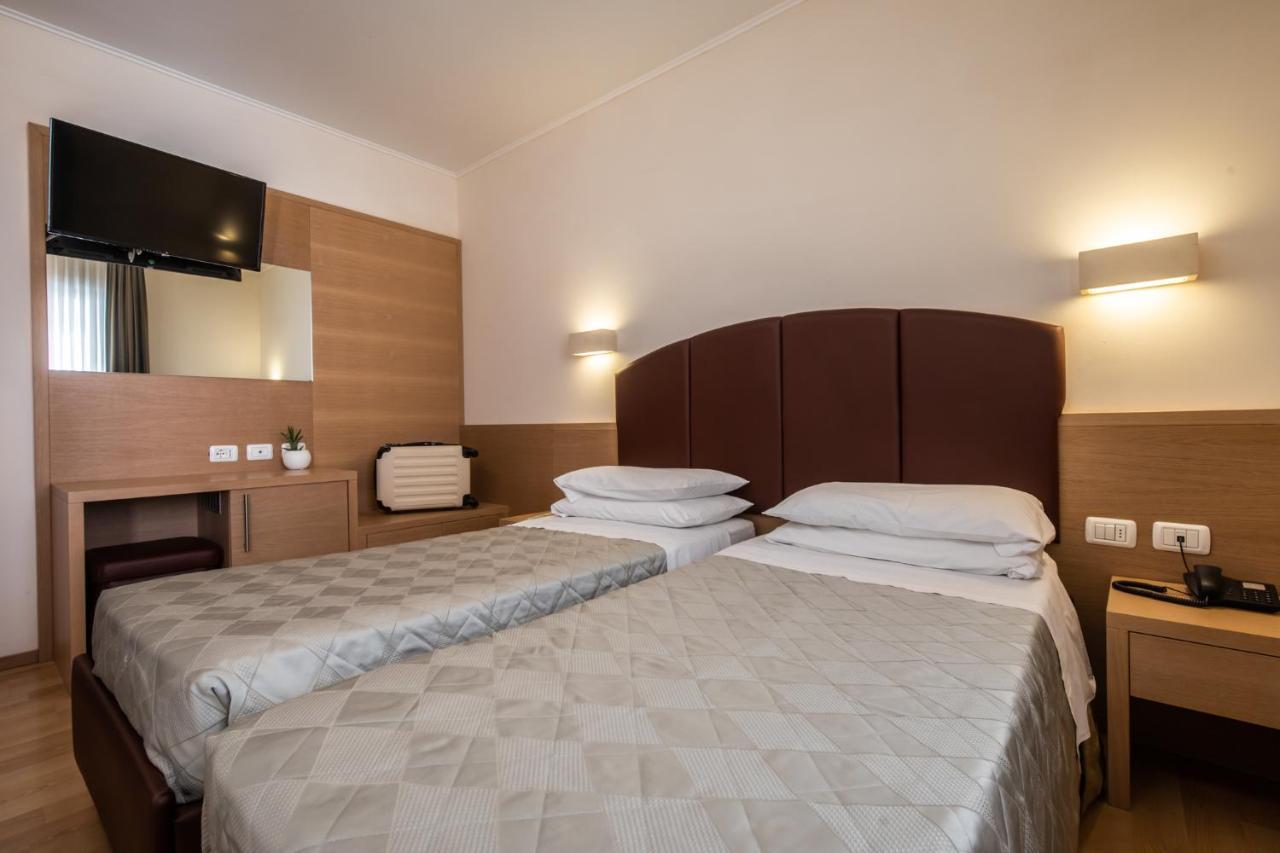 Hotel Centro Benessere Gardel Arta Terme Esterno foto