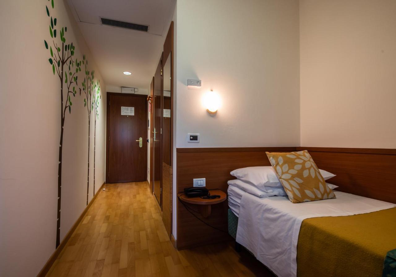 Hotel Centro Benessere Gardel Arta Terme Esterno foto