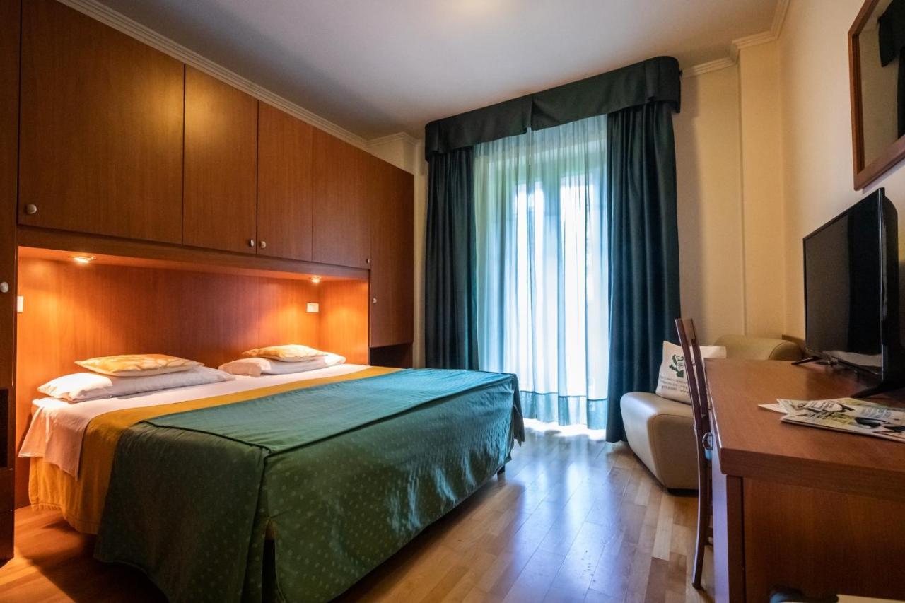 Hotel Centro Benessere Gardel Arta Terme Esterno foto