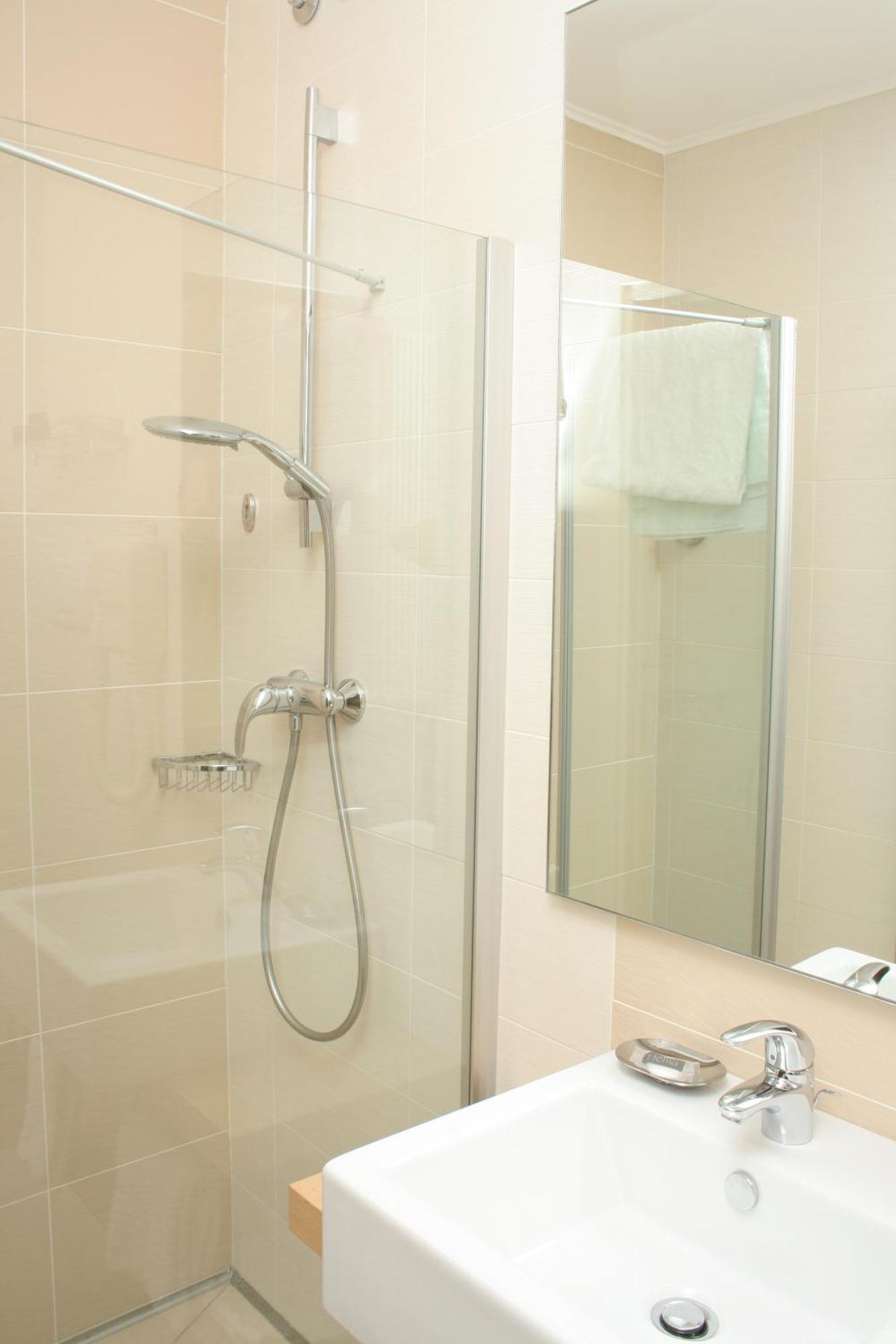 Hotel Centro Benessere Gardel Arta Terme Esterno foto