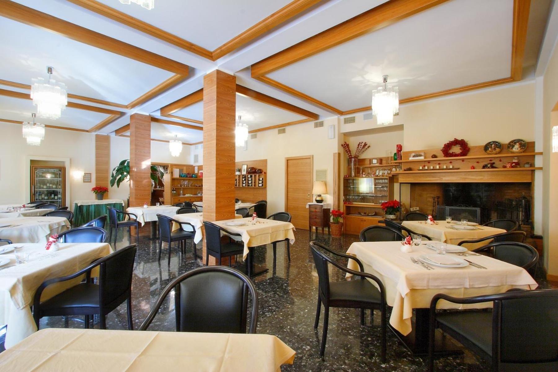 Hotel Centro Benessere Gardel Arta Terme Esterno foto