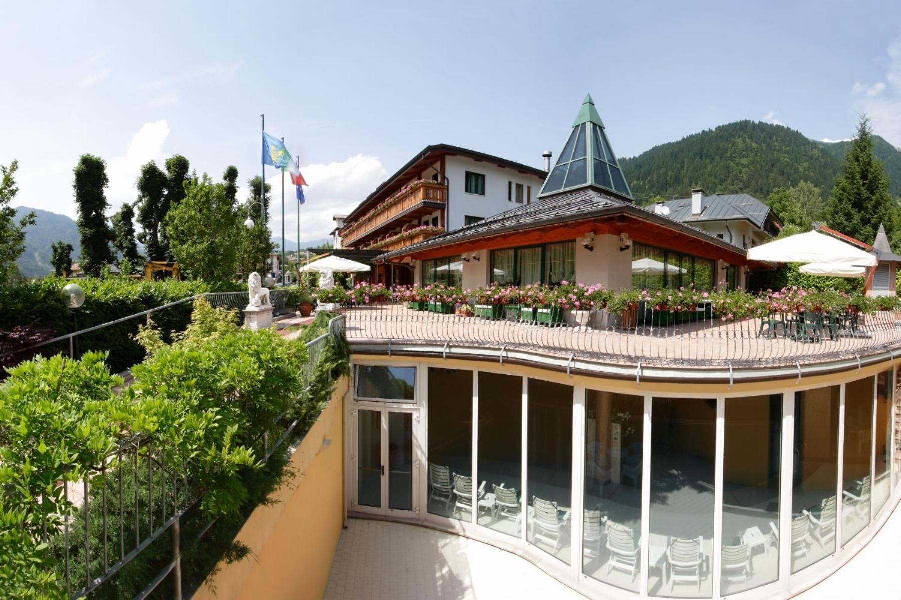 Hotel Centro Benessere Gardel Arta Terme Esterno foto