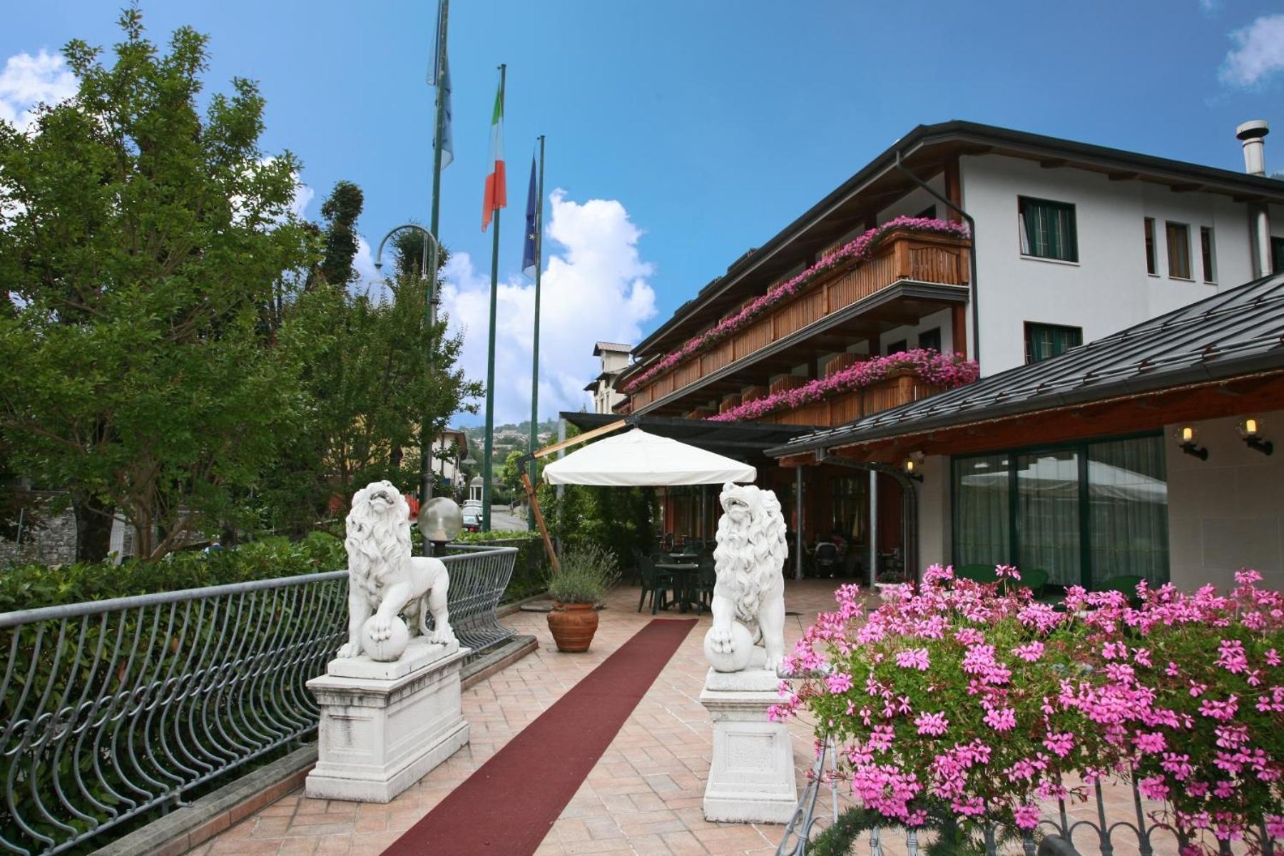 Hotel Centro Benessere Gardel Arta Terme Esterno foto