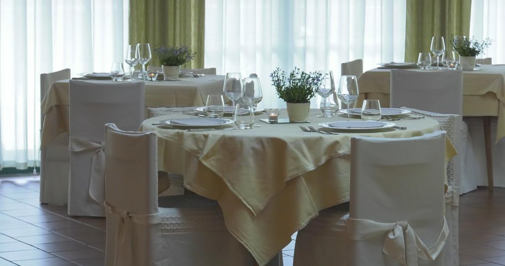 Hotel Centro Benessere Gardel Arta Terme Esterno foto
